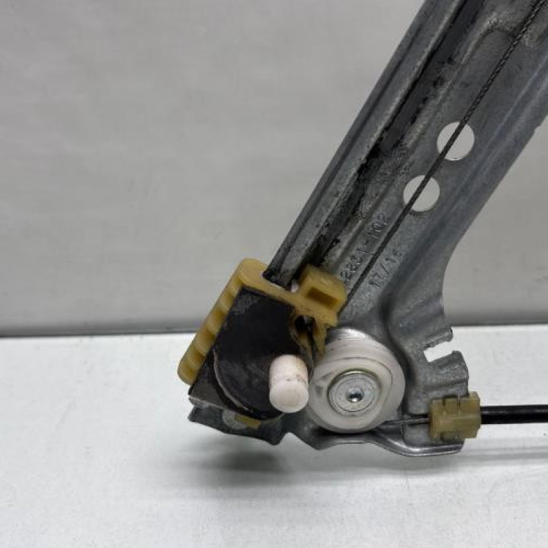 Leve vitre electrique avant gauche RENAULT MEGANE 4 Photo n°4