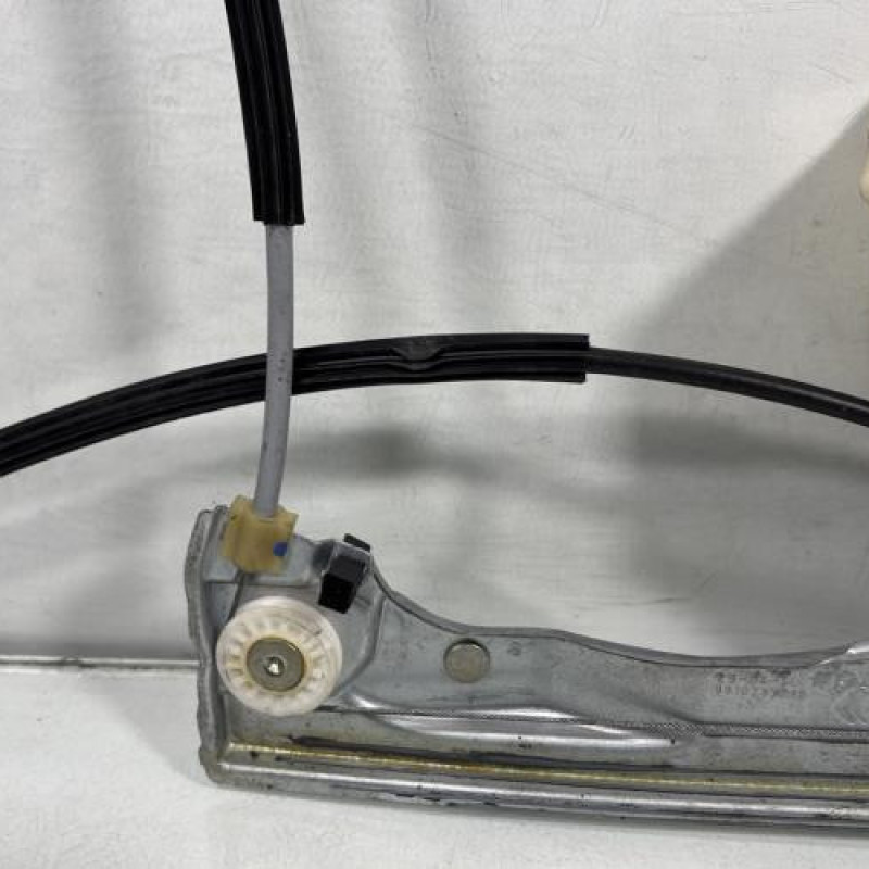 Leve vitre electrique avant gauche CITROEN C4 CACTUS Photo n°10