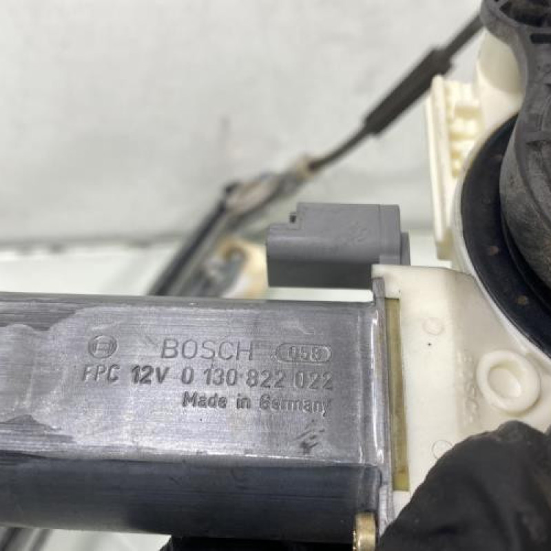 Leve vitre electrique avant gauche PEUGEOT 307 Photo n°10