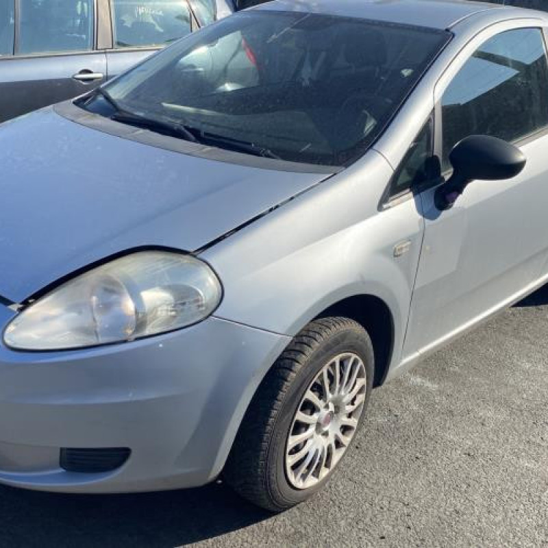Aile avant gauche FIAT GRANDE PUNTO Photo n°8