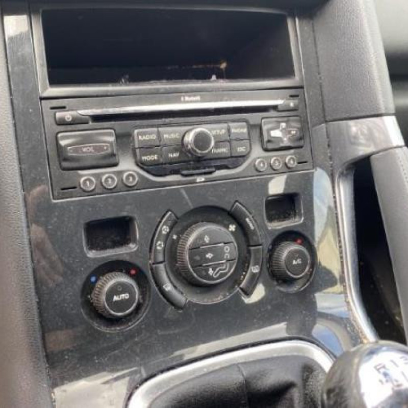 Attache ceinture arriere gauche PEUGEOT 3008 1 Photo n°6