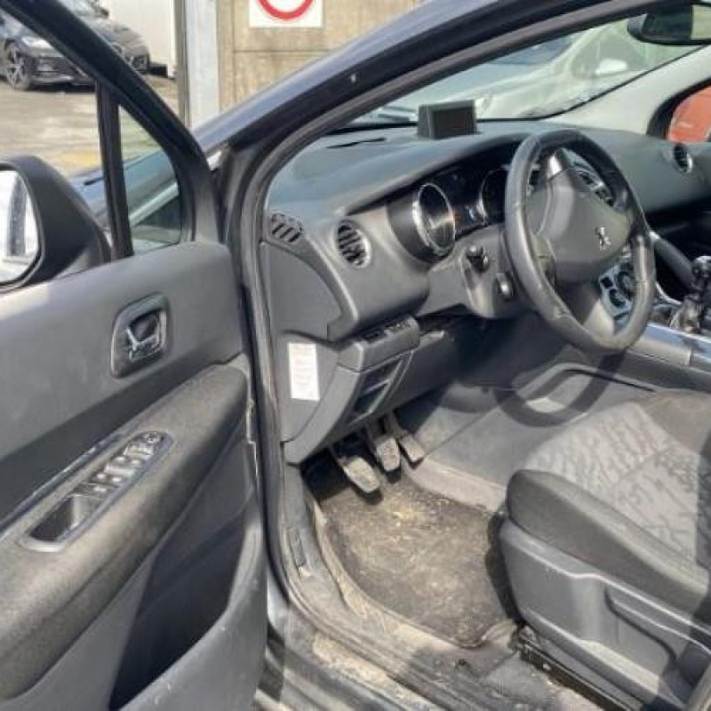 Attache ceinture arriere gauche PEUGEOT 3008 1 Photo n°18