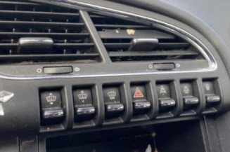 Bouton de warning PEUGEOT 3008 1