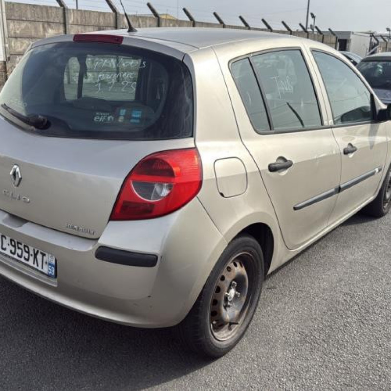 Bras essuie glace arriere RENAULT CLIO 3 Photo n°7