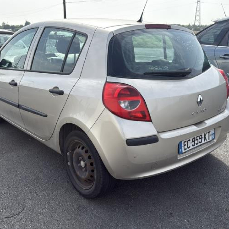 Bras essuie glace arriere RENAULT CLIO 3 Photo n°8