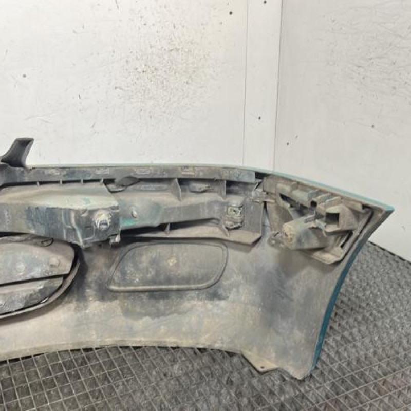 Pare choc avant PEUGEOT 106 Photo n°4