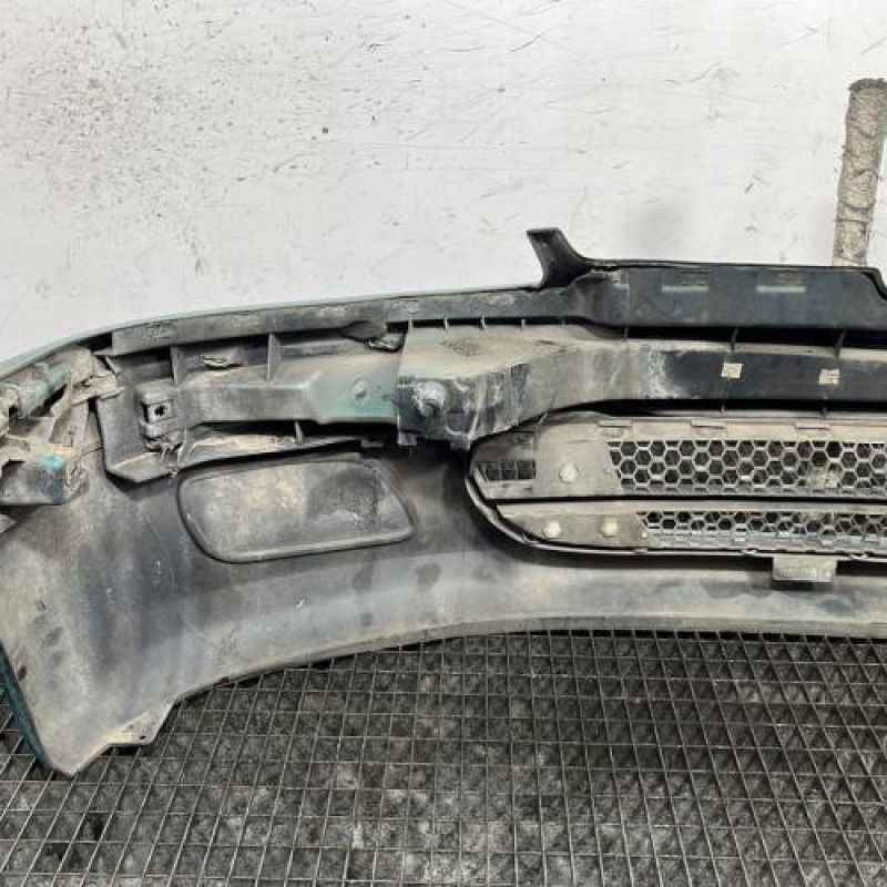 Pare choc avant PEUGEOT 106 Photo n°6