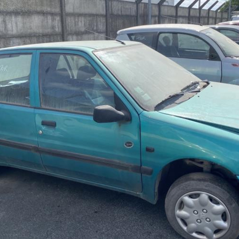 Pare choc avant PEUGEOT 106 Photo n°13