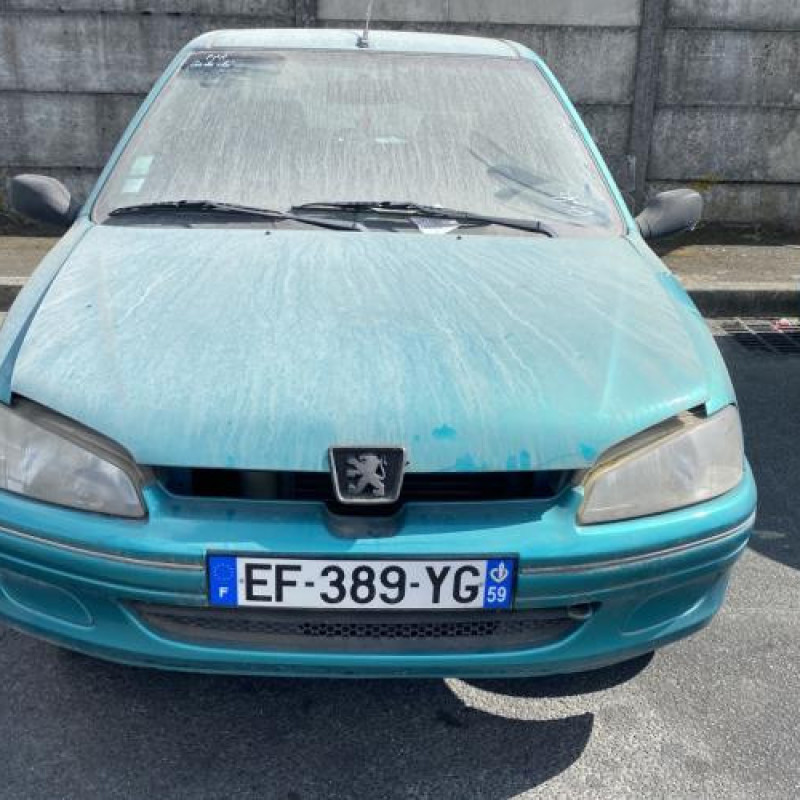 Pare choc avant PEUGEOT 106 Photo n°14