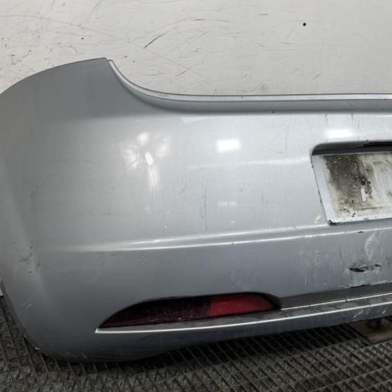 Pare choc arriere FIAT GRANDE PUNTO Photo n°2