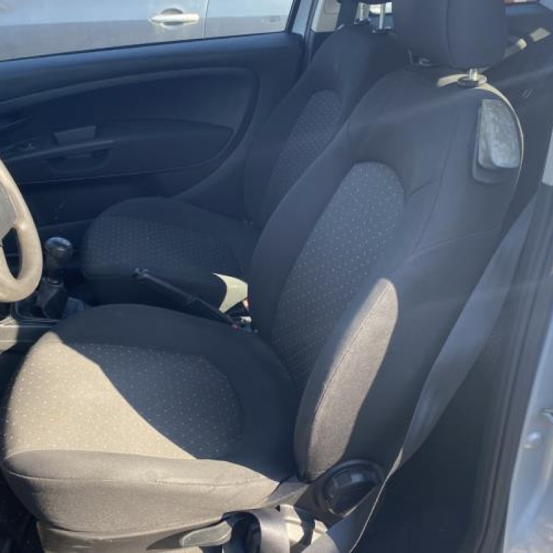Pare choc arriere FIAT GRANDE PUNTO Photo n°18