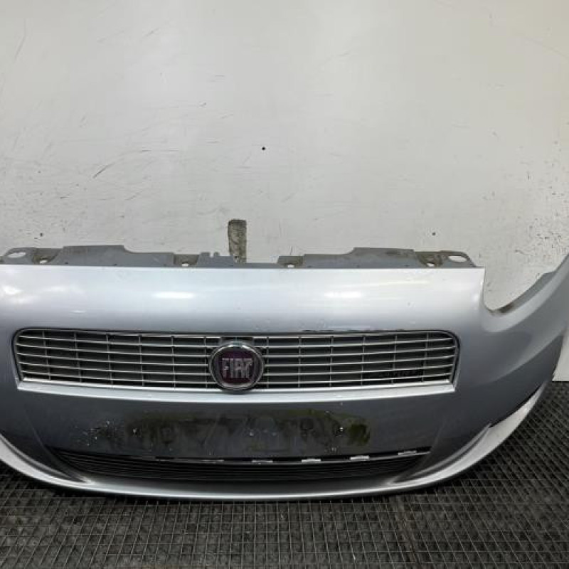 Pare choc avant FIAT GRANDE PUNTO Photo n°1