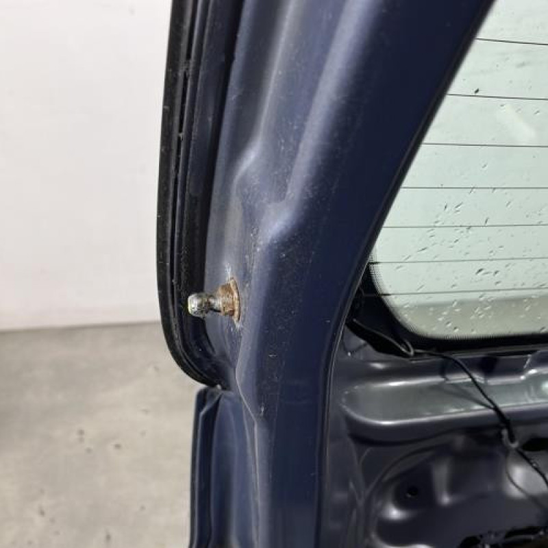 Malle/Hayon arriere NISSAN MICRA 3 Photo n°9