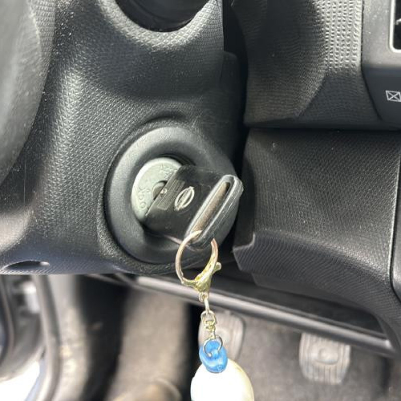 Pare choc arriere NISSAN MICRA 3 Photo n°15