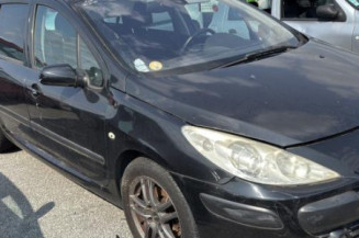 Pare choc arriere PEUGEOT 307