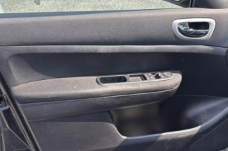 Pare choc arriere PEUGEOT 307