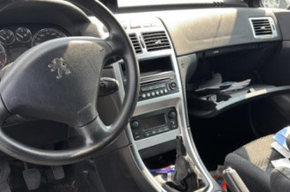Pare choc arriere PEUGEOT 307