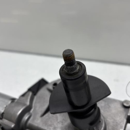 Moteur essuie glace arriere TOYOTA YARIS 2