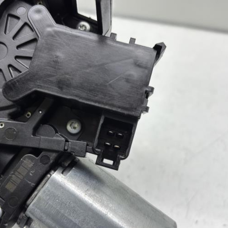 Moteur essuie glace arriere TOYOTA YARIS 2 Photo n°4