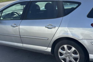 Pare choc arriere PEUGEOT 407