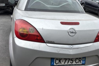 Pare choc arriere OPEL TIGRA 2