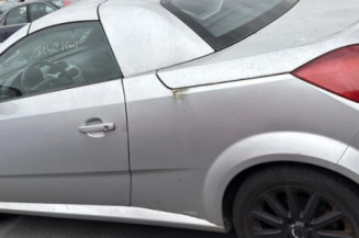 Pare choc arriere OPEL TIGRA 2