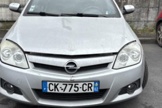 Pare choc arriere OPEL TIGRA 2