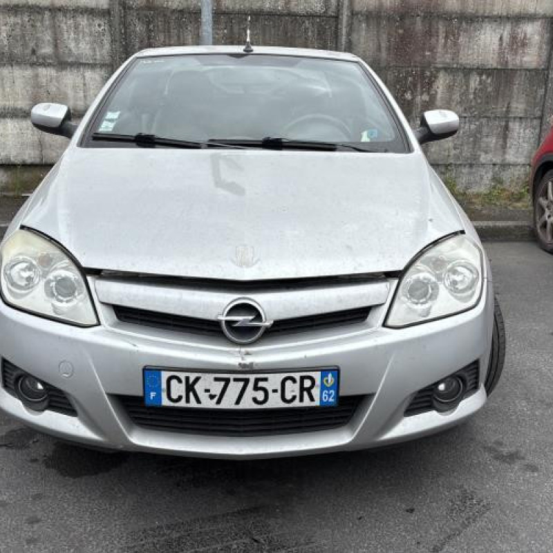 Pare choc arriere OPEL TIGRA 2 Photo n°14
