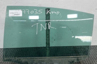 Vitre arriere gauche VOLKSWAGEN PASSAT 5 Photo n°1