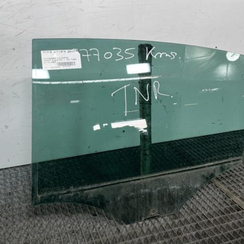 Vitre arriere gauche VOLKSWAGEN PASSAT 5 Photo n°2