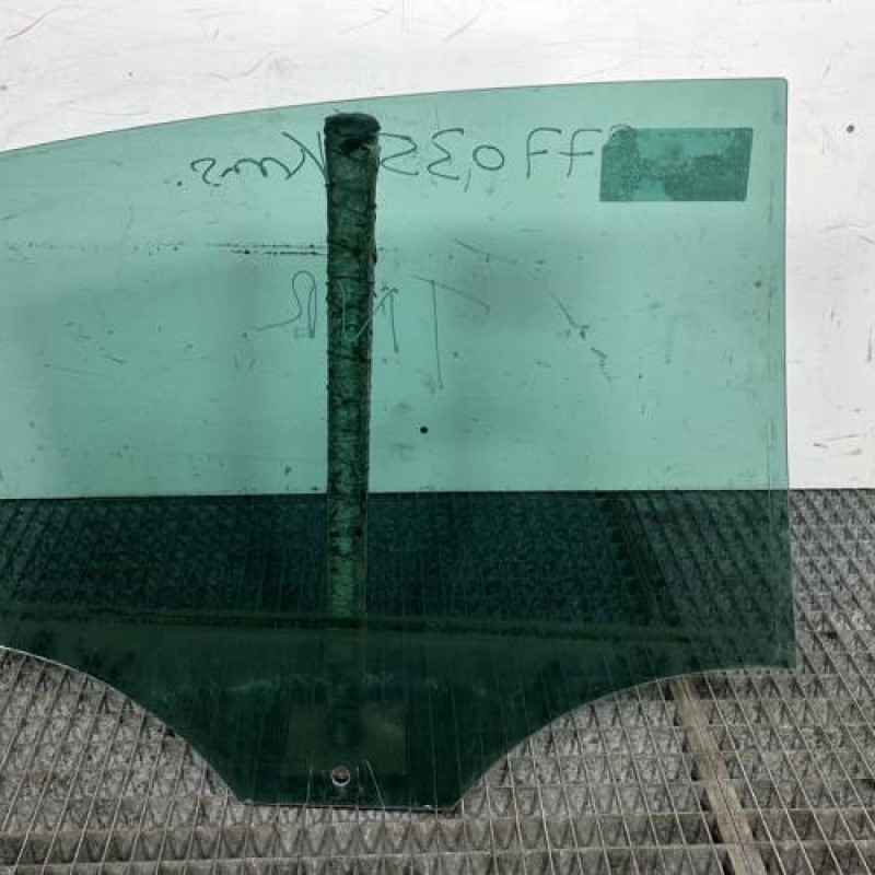 Vitre arriere gauche VOLKSWAGEN PASSAT 5 Photo n°4