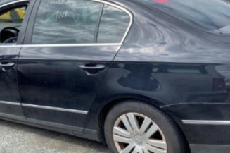 Vitre arriere gauche VOLKSWAGEN PASSAT 5