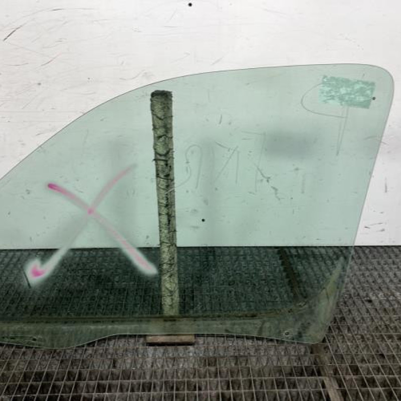 Vitre avant droit PEUGEOT PARTNER 1 Photo n°4