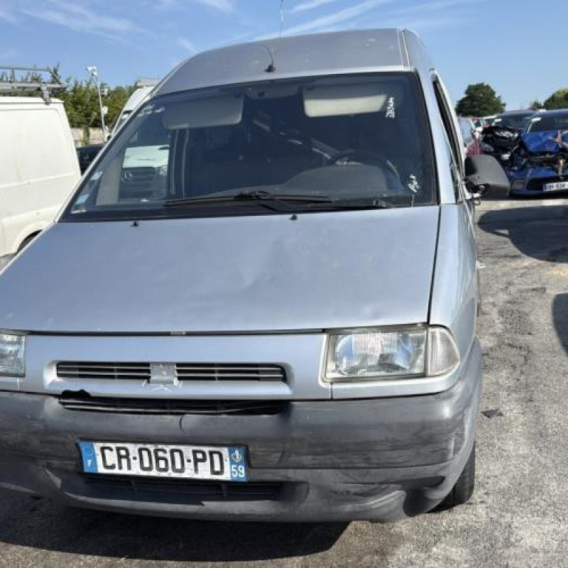 Vitre avant droit CITROEN JUMPY 1 Photo n°12