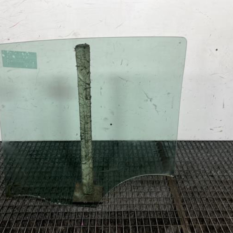 Vitre arriere droit RENAULT CLIO 3 Photo n°4