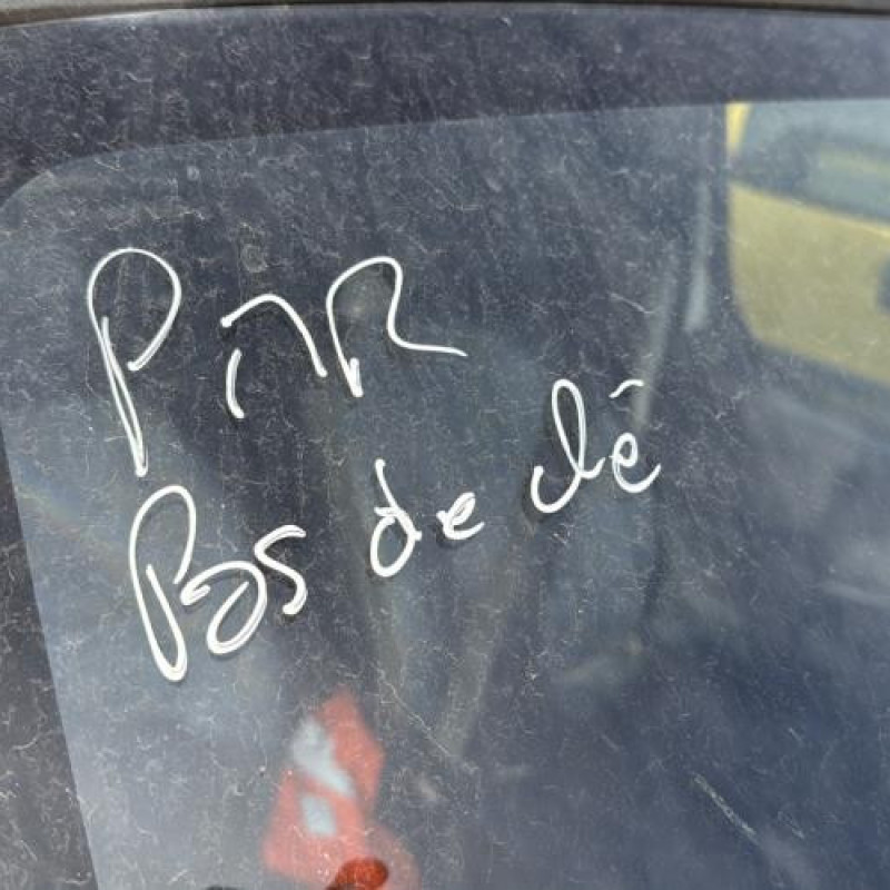 Vitre avant droit PEUGEOT PARTNER 1 Photo n°13