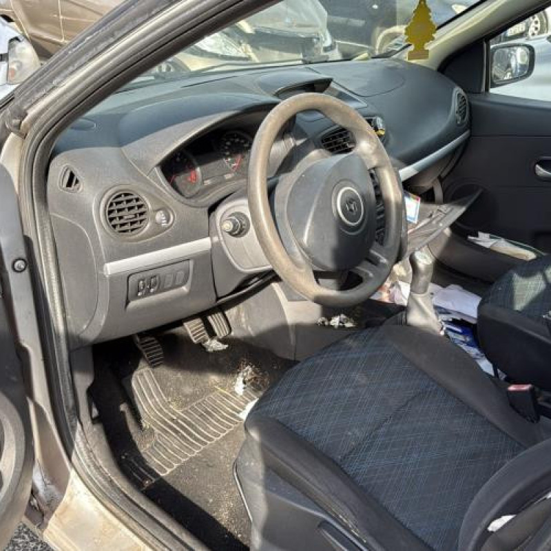 Feu arriere principal gauche (feux) RENAULT CLIO 3 Photo n°18