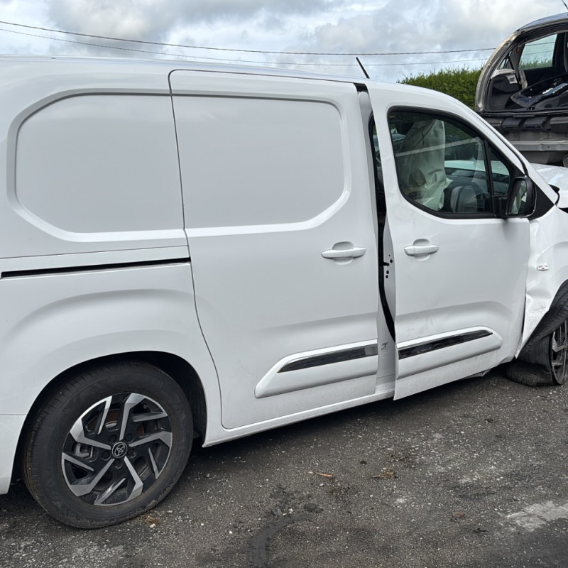 TOYOTA PROACE 3 CITY 1.5 BLUE HDI - 16V TURBO Photo n°2