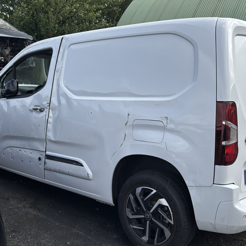 TOYOTA PROACE 3 CITY 1.5 BLUE HDI - 16V TURBO Photo n°3