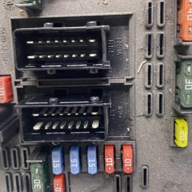 Boitier servitude moteur (BSM) PEUGEOT 206 Photo n°3