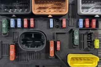 Boitier servitude moteur (BSM) PEUGEOT 307