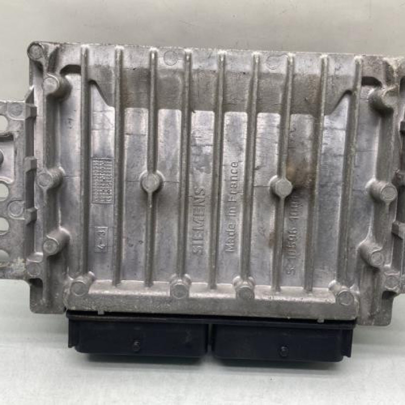 Calculateur moteur RENAULT CLIO 2 Photo n°4