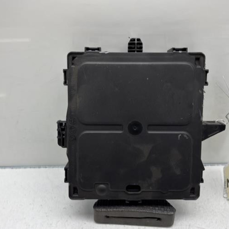 Boitier UCH RENAULT CLIO 5 Photo n°4