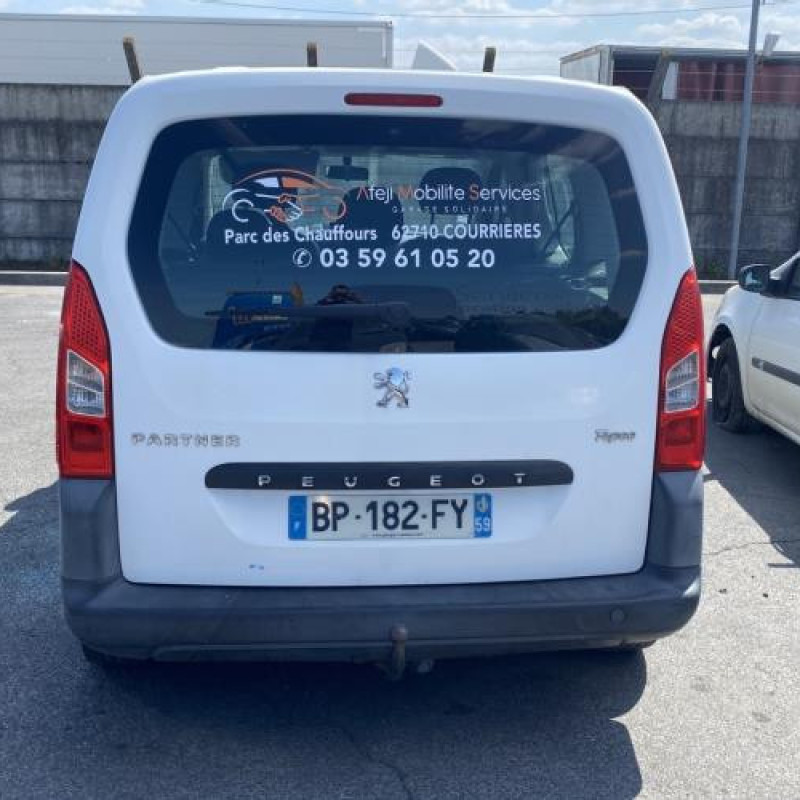 Boitier servitude moteur (BSM) PEUGEOT PARTNER 2 Photo n°9