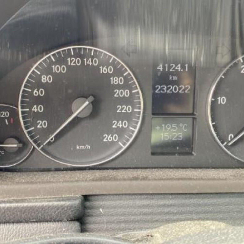 Charniere de capot MERCEDES CLASSE C 203 COUPE SPORT Photo n°20