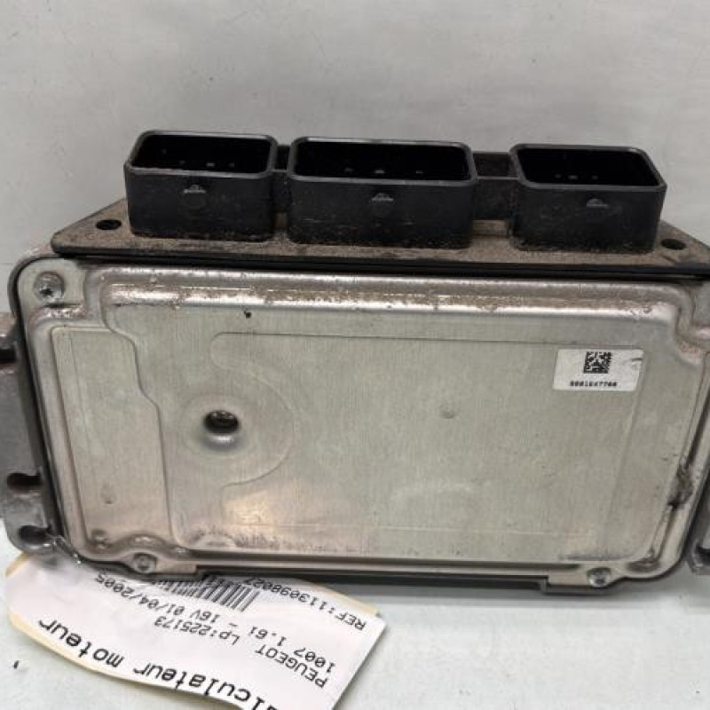 Calculateur moteur PEUGEOT 1007 Photo n°4