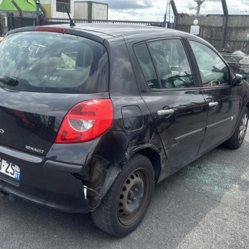Aile avant gauche RENAULT CLIO 3 Photo n°7