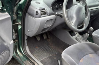 Aile avant droit RENAULT CLIO 2