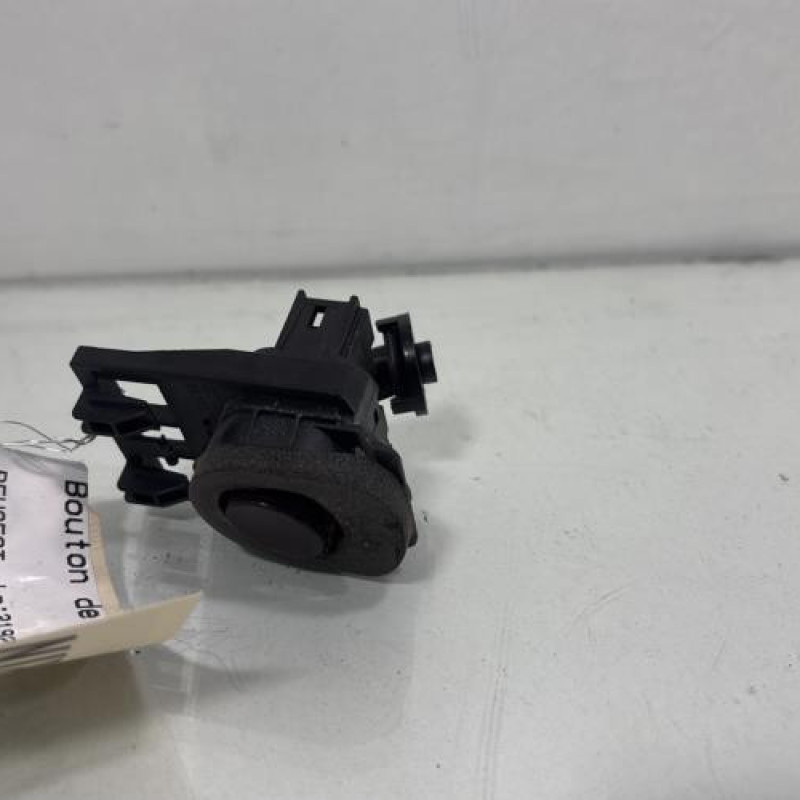 Bouton de coffre PEUGEOT 307 Photo n°1