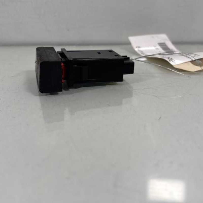 Bouton de warning HYUNDAI I 10 2 Photo n°2